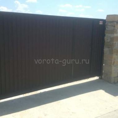 Установленные нами откатные ворота